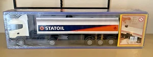 EMEK Finland Scania Highline Tanker STATOIL 1:25 Scale Model 90410 Sealed Box - Picture 1 of 7