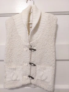 Akini Girl's Size S (7-8) Ivory Sleeveless Sherpa Cable Knit Snap Front Sweater - Picture 1 of 9