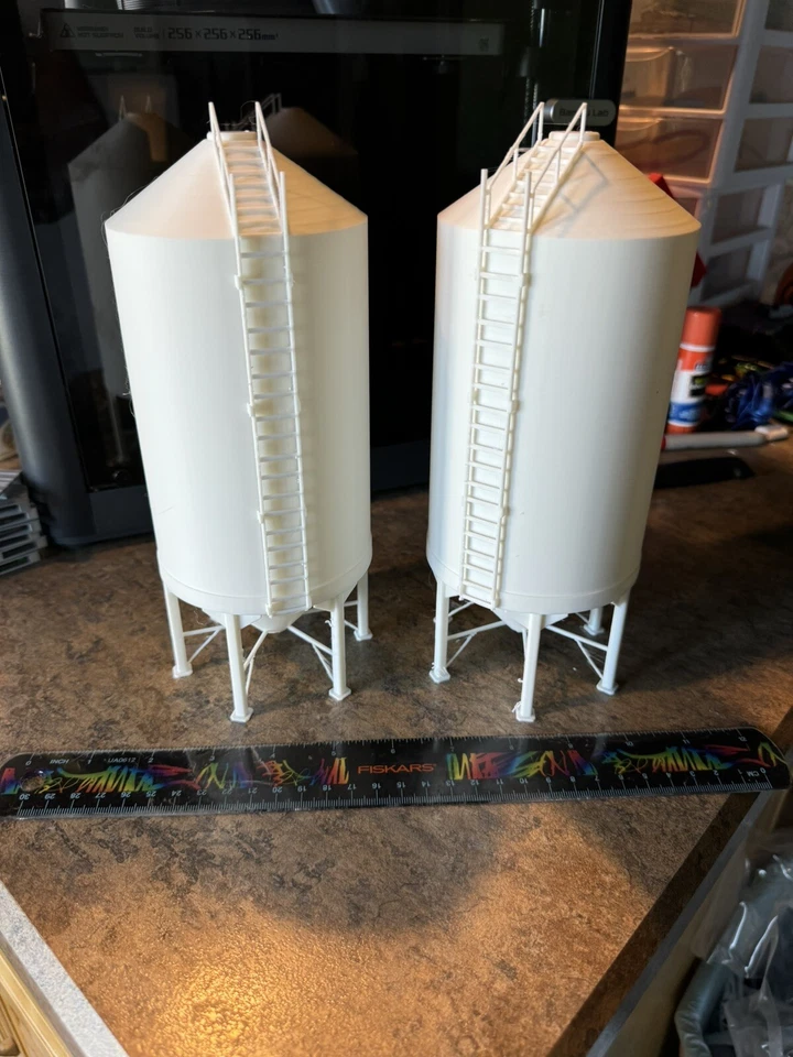 3D Print 1/64 Cone Grain Bin, 3D Printed, Looks Like friesian Or Meridian Seed - Image 1 of 2