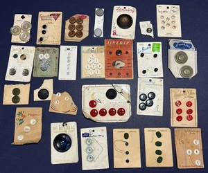 Vtg Buttons on Cards Lot Le Chic Lansing La Petite Le Bouton Progress Streamline - Picture 1 of 7