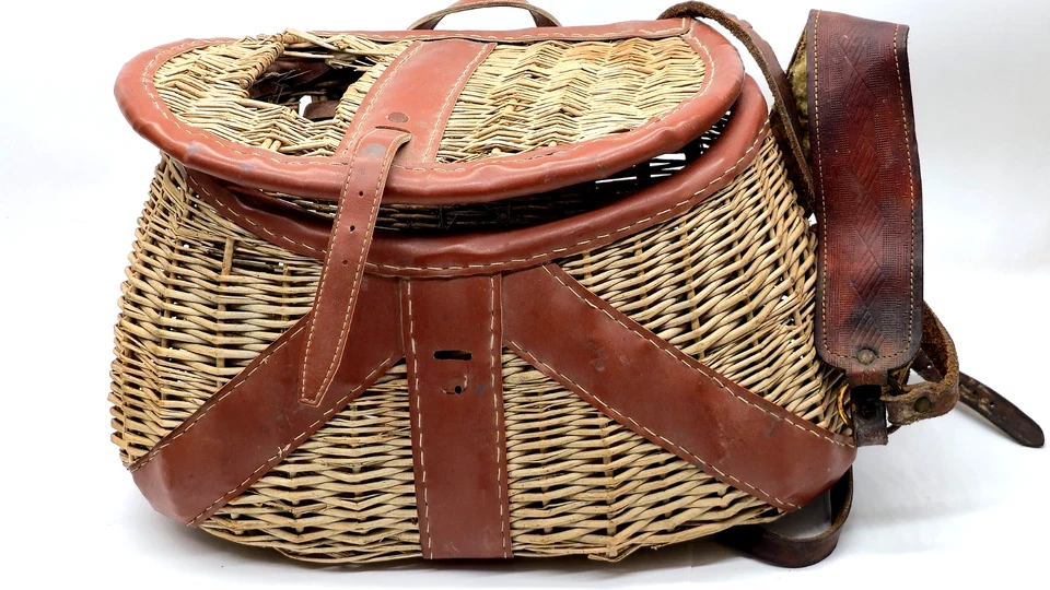 Cesta tejida clásica vintage pesca creel trucha campamento decoración Japón 14 W correa Foto 1 de 4