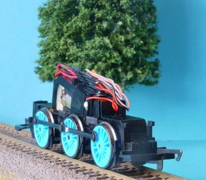 HORNBY THOMAS THE TANK ENGINE 0-6-0 MOTORISIERTES FAHRWERK R9287 DCC BEREIT ERSATZTEILE - Bild 1 von 4