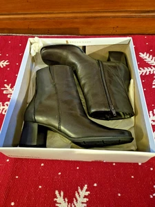 NATURALIZER DAMEN SAGO LEDER SEITLICHER REISSVERSCHLUSS MITTELHOHER ABSATZ ELEGANTE STIEFEL GRÖSSE: 9 M - Bild 1 von 13