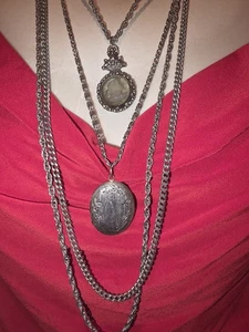 Collar llamativo camafeo y medallón vintage dorado tono plata de 4 hilos  - Imagen 1 de 16