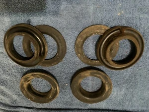 Classic Saab 900 Turbo Hatchback Sedan Rear Coil Spring Rubber Mounting Set - Picture 1 of 2