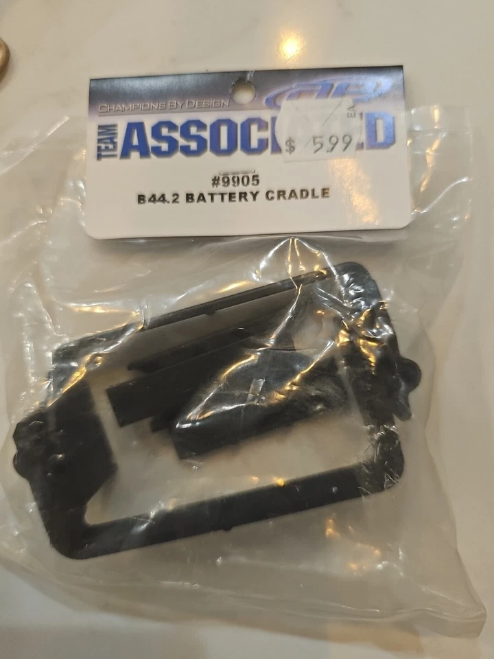 Team Associated 9905 Battery Cradle B44.2 - Image 1 of 1