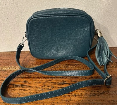 Cartera bandolera de cuero verde azulado hecha en Italia Foto 1 de 4