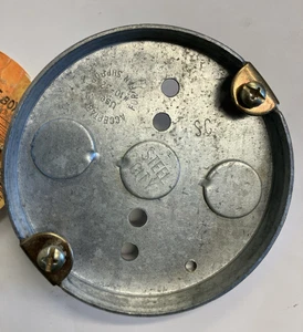 CAJA TOMACORRIENTE STEEL CITY 410-LCF / SOPORTE VENTILADOR - Imagen 1 de 4