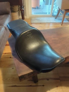 Asiento de motocicleta Harley Davidson Milsco Low Prof Touring Road King RDW-96/61 0067 - Imagen 1 de 16