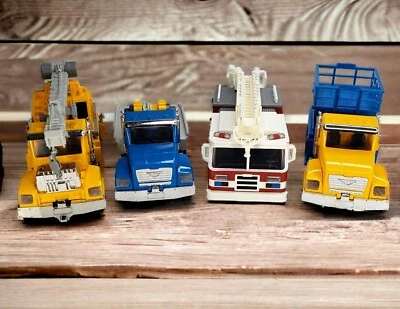 4 Battat caminhões de brinquedo motor de bombeiros tesoura elevador guindaste reboque caminhão luzes 7-8" de comprimento - Imagem 1 de 4