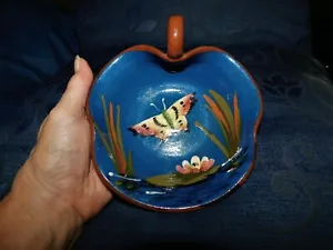 VINTAGE DEVON POTTERY ROYAL TORQUAY BLUE DISH WITH HANDLE BUTTERFLY & WATER LILY - Picture 1 of 6