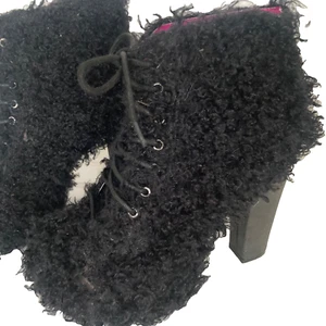 Faux Fur Black Booties Women Sz 6.5 - 5.5" Block Heel 2" Platform Lace Up Ankle - Picture 1 of 13
