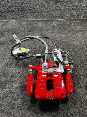 Pinza de freno de paso trasero derecho Tesla Modelo Y 2020-2025 con motor OEM 1044624-01-J Foto 1 de 4