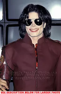 MICHAEL JACKSON 2002 in LILA JACKE 1xRAR8x10 FOTO - Bild 1 von 1