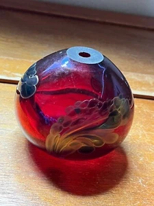 Hat Glass Society Signed Thick Purply Red Glass Flat Bottomed Sphere & Gilt Pain - Picture 1 of 12