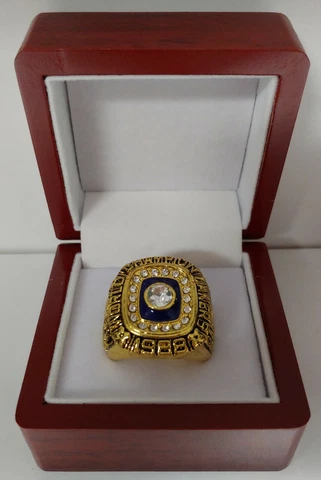 Magic Johnson - 1988 Los Angeles Lakers Championship Ring W Wooden Display Box Cover