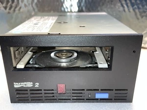 Unidad de cinta IBM LTO-2 Ultrium-2 68 PIN SCSI 18P6820 / 18P9846 - Imagen 1 de 6