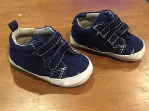 Zapatos de lona azul marino para bebés de 3-6 meses talla 2 ANTIGUOS cuna botines cosidos en excelente estado - Imagen 1 de 5