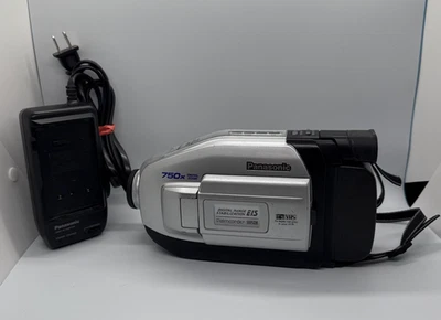 Panasonic PV-L454D VHS-C Camcorder - Tested, Bad Battery (Needs Replacement) - Image 1 of 4