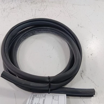 Subaru Outback Legacy en carrocería puerta jamba sello trasero derecho pasajero trasero 2017 2016 Foto 1 de 4