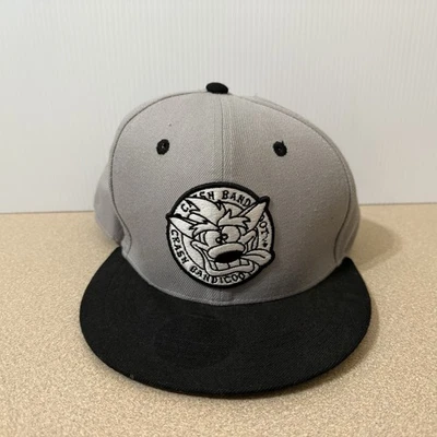 Crash Bandicoot 灰色和黑色可调节平头平沿帽 Playstation 2018 — 第 1/4 张图片