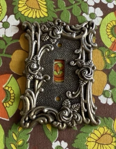 Coperchio piastra interruttore metallo oro floreale vintage anni 60 - Foto 1 di 7