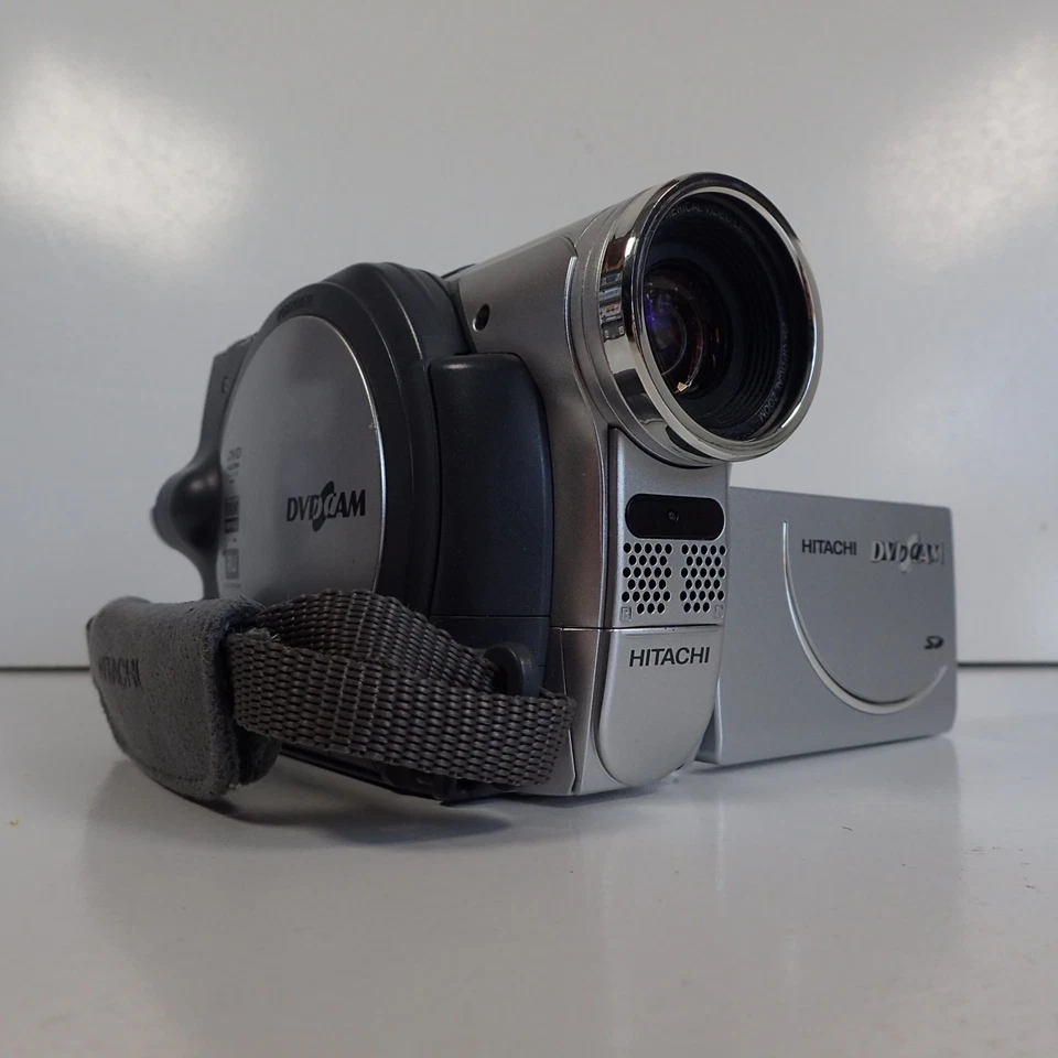 Hitachi Video Camera Camcorder DVD Mini Disk CAM DZ-BX35E w/Bag - Image 1 of 4