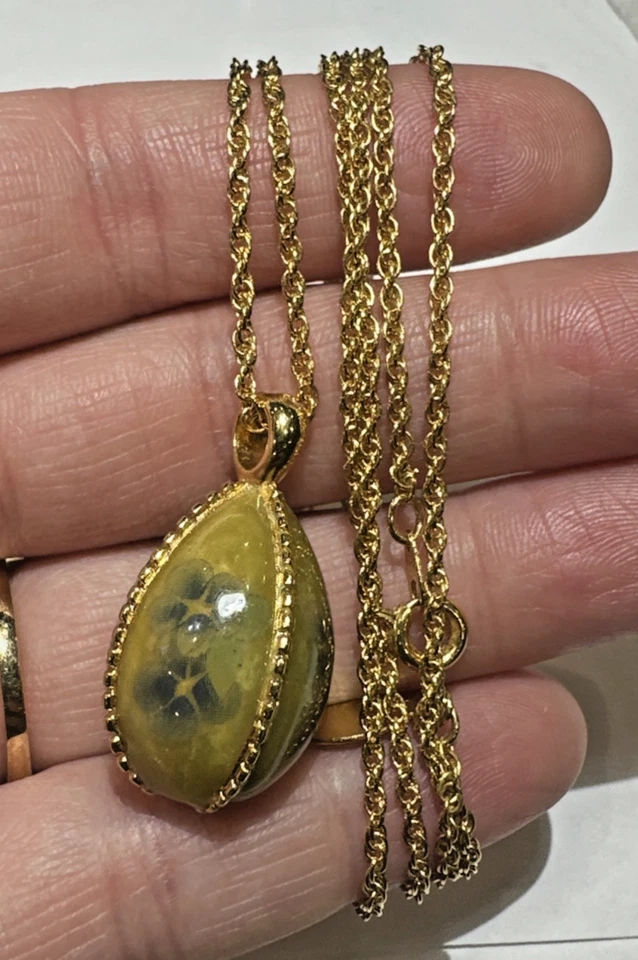 Joan Rivers Amarillo Esmalte Flor Huevo de Pascua Ruso 30" Colgante Collar Vintage Foto 1 de 4