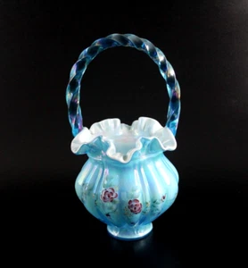 FENTON signiert ☆ blau schillernd gehüllt Melone gerippt handbemalt Blumenkorb - Bild 1 von 7