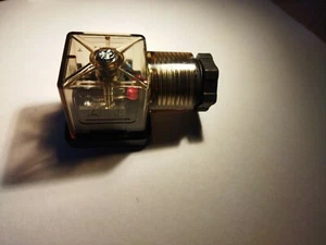 CONECTOR CAPERUZA BOBINA ELECTROVALVULA 24VDC CON LED - Imagen 1 de 5