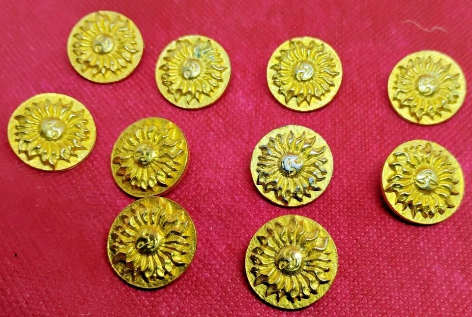 Lot Of 10 Sun Face Goldtone Solid  Metal 20mm  Vintage Buttons - Image 1 of 1