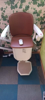 Treppenlift, 2 Jahre Alt - Bild 1 von 4