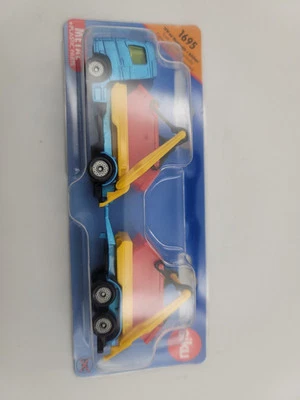 Siku 1695 Truck with Skip Trailer 1:87 Scale Toy - Image 1 of 2