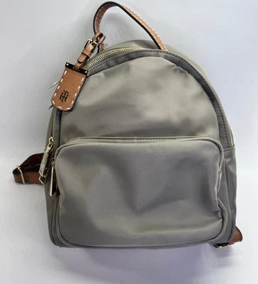 Mochila Tommy Hilfiger Julia Pequeña Cúpula Taupe Nylon Imitación Cuero Borde Foto 1 de 4