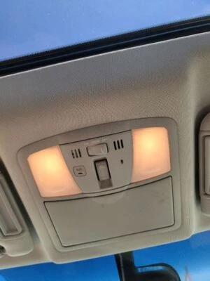 Infiniti QX56 2013 consola aérea: con interruptor de techo corredizo Foto 1 de 4