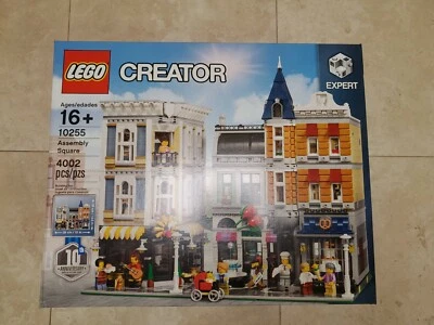 Lego Creator Expert Assembly Square (10255) - Brand New in Sealed Box - Image 1 of 4