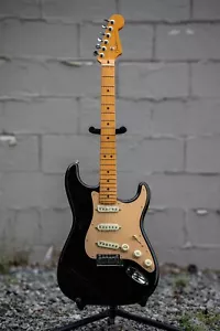 Fender® American Ultra Stratocaster® Maple Fingerboard Texas Tea w/Case - Picture 1 of 13