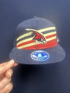 Atlanta Hawks NBA Adidas Fitted 6 7/8-7 1/4 Mütze Kappe Herren rot/blau Neu mit Etikett - Bild 1 von 10