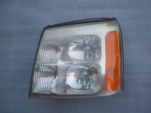 Cadillac Escalade Headlight Front Head Lamp 2002 03 04 2005 OEM Original - Picture 1 of 3