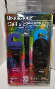 Brookstone Selfie Wireless Remote Shutter  for use on iPhone Android Devices New - Picture 1 of 3