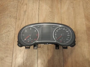 Kombiinstrument AUDI A1 8X Tacho 1,4 TDI 8XA920930F Original - Picture 1 of 3