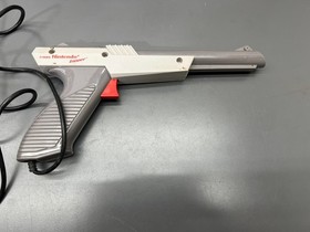 (L) VINTAGE 1985 NINTENDO OEM ZAPPER NES-005 - VGC - MADE IN JAPAN