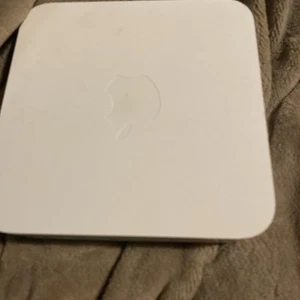 Apple Mac Mini A1283, Missing Power Supply, No HDD, 4GB RAM, 2.53 Intel Duo Core - Picture 1 of 5