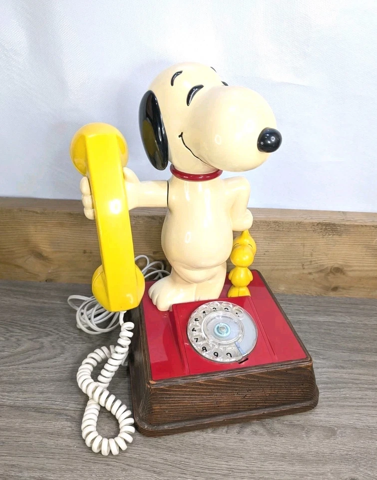 Vintage 1976 SNOOPY & WOODSTOCK Retro Peanuts Rotary Landline Phone - Excellent  - Image 1 of 4