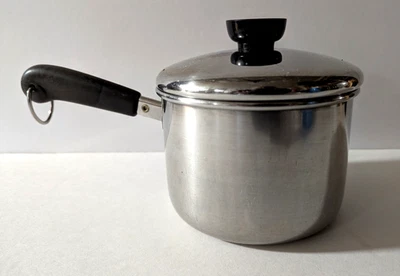 Vintage  Pre-Owned Revere Ware 1  1/2 Qt Quart Sauce Pan Patriot Ware With Lid - Image 1 of 4