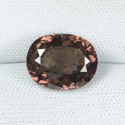 4.73 ct SHIMMERING ULTRA HOT BEST NATURAL COLOR CHANGE GARNET ~ Oval C Vdo 1st - Image 1 of 3