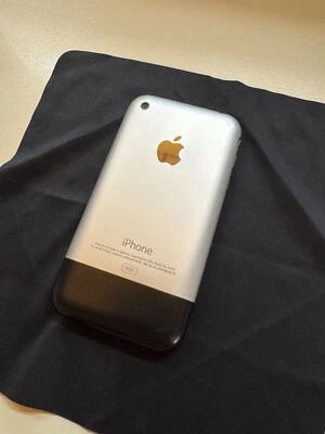 Apple iPhone 2G 1st generation 8GB Completo di scatola Con IMEI Corrispondente - Immagine 1 di 4