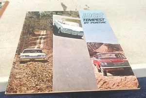 1962 PONTIAC TEMPEST Original Sales Brochure  - Picture 1 of 9