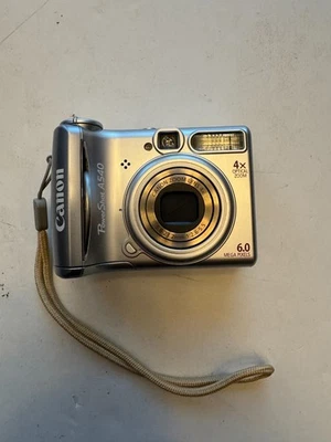 Cámara digital Canon PowerShot A540 6,0 MP - plateada Foto 1 de 4