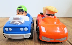 Fisher Price 2013 & 2014 Mattel Little People Wheelies Autos orange blaue Räder - Bild 1 von 9